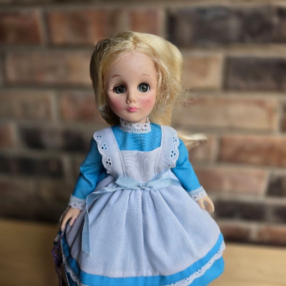 Vintage Effanbee Alice in Wonderland Storybook 11' Collectible Doll